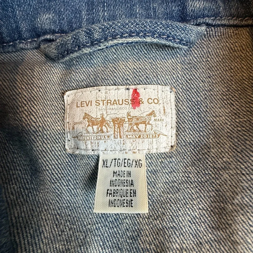 Levi's Light Wash Denim Jacket XL Stretch Trucker Jean Jacket